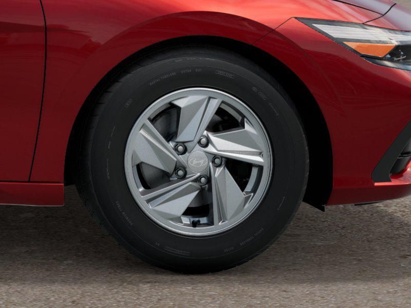 2025 Hyundai Elantra SE 8
