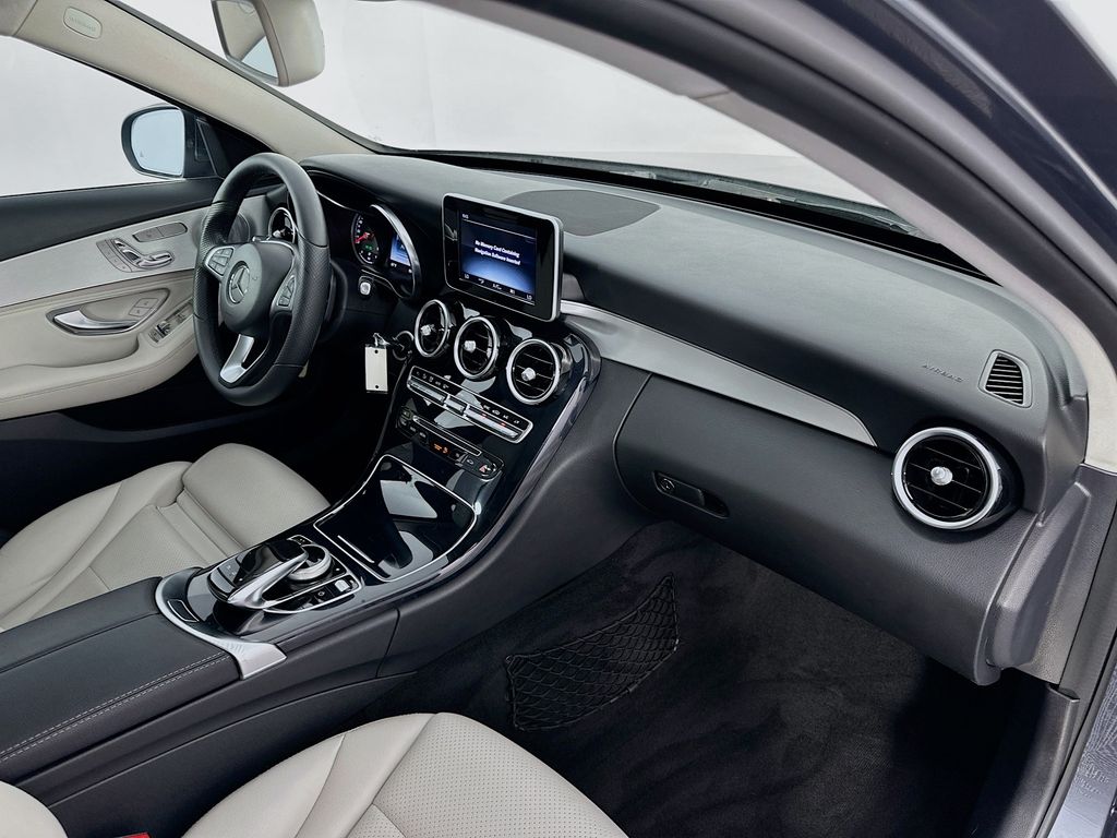 2015 Mercedes-Benz C-Class C 300 27