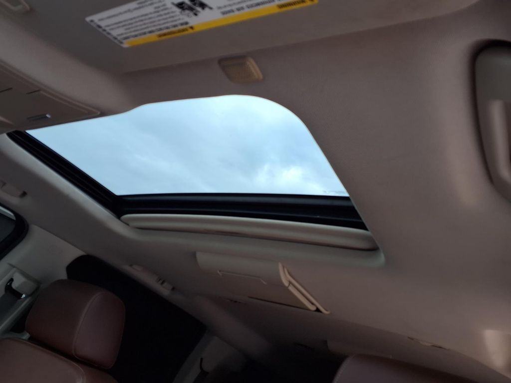 2016 Chevrolet Suburban LTZ - 9