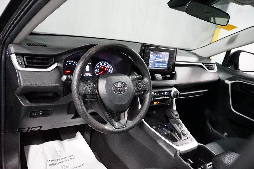 Thumbnail: 2022 Toyota RAV4 - 11