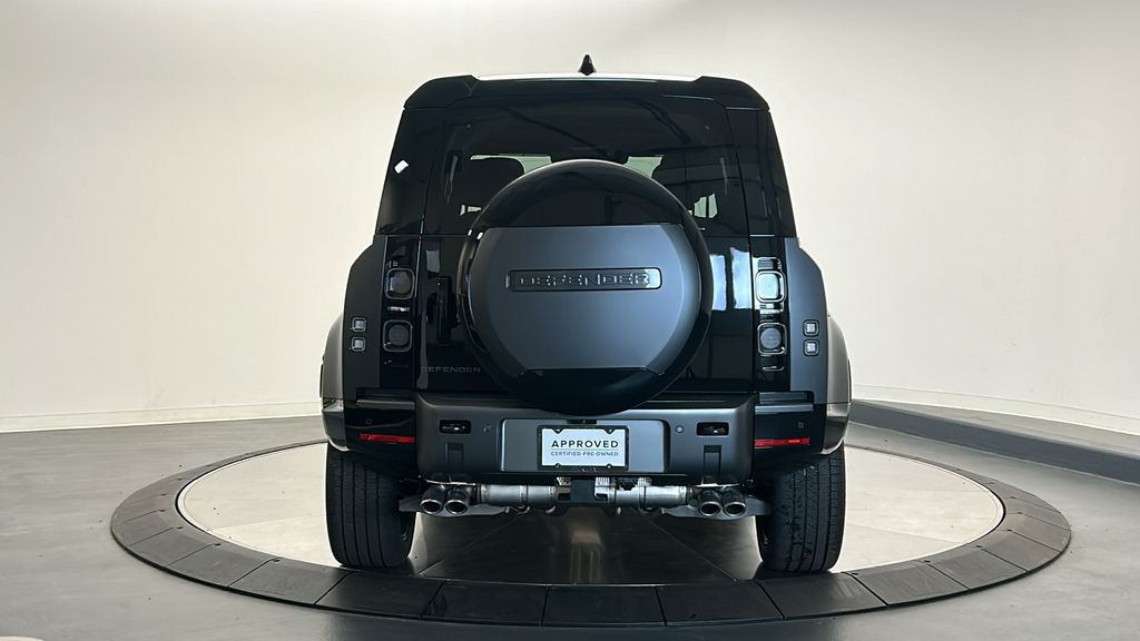 2025 Land Rover Defender 110 4