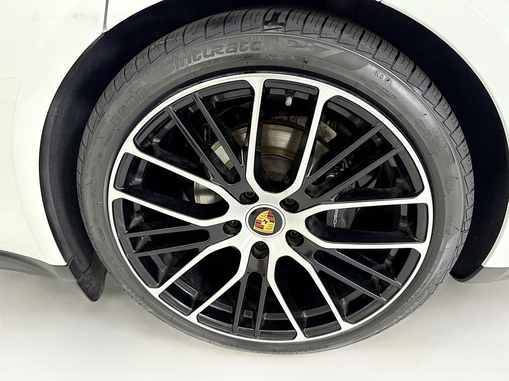Thumbnail: 2023 Porsche Panamera - 31