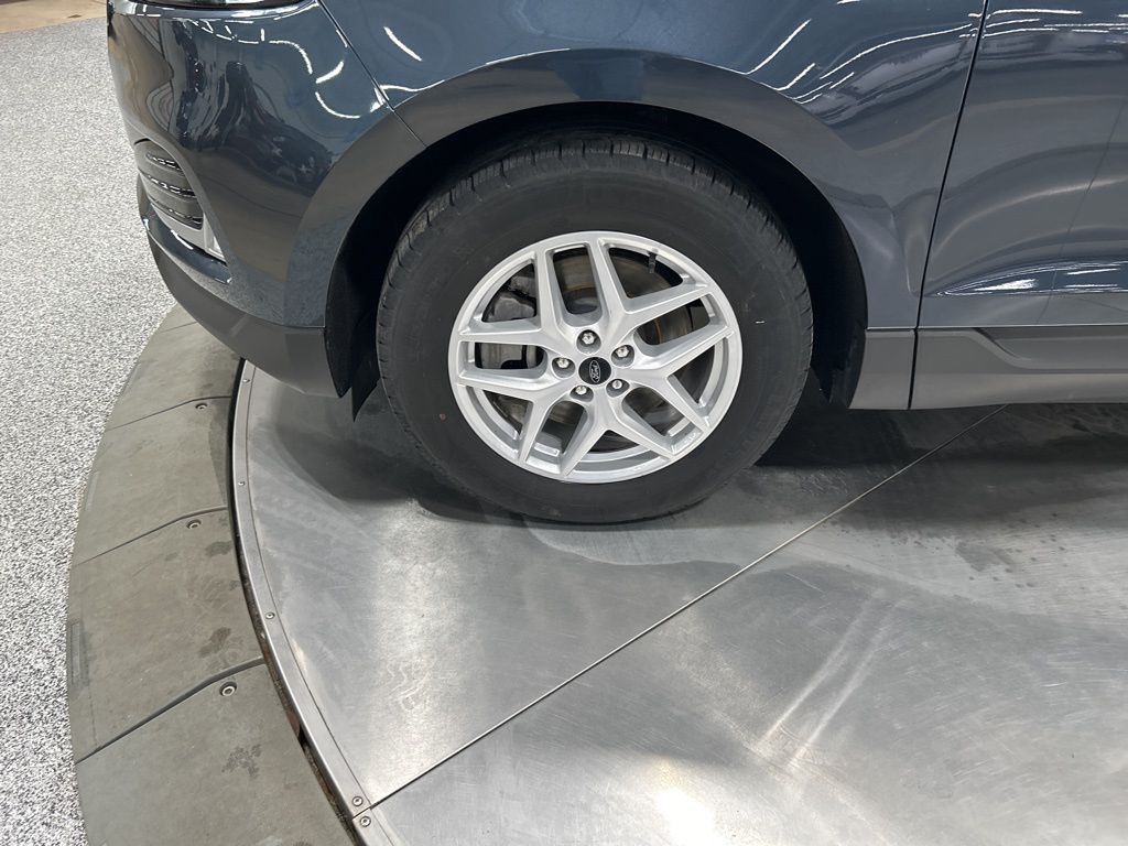 used 2024 Ford Edge car, priced at $29,963