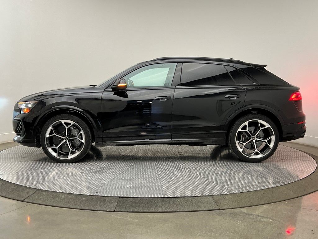 Thumbnail: 2026 Audi RS Q8 - 4