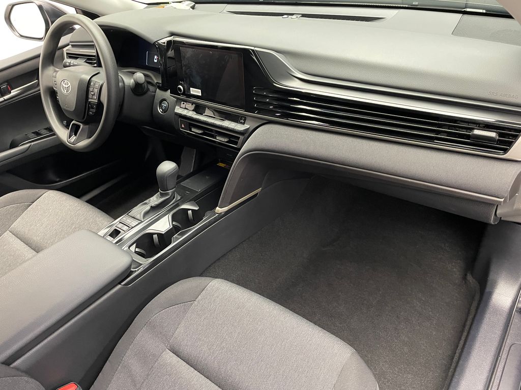 2025 Toyota Camry LE 15
