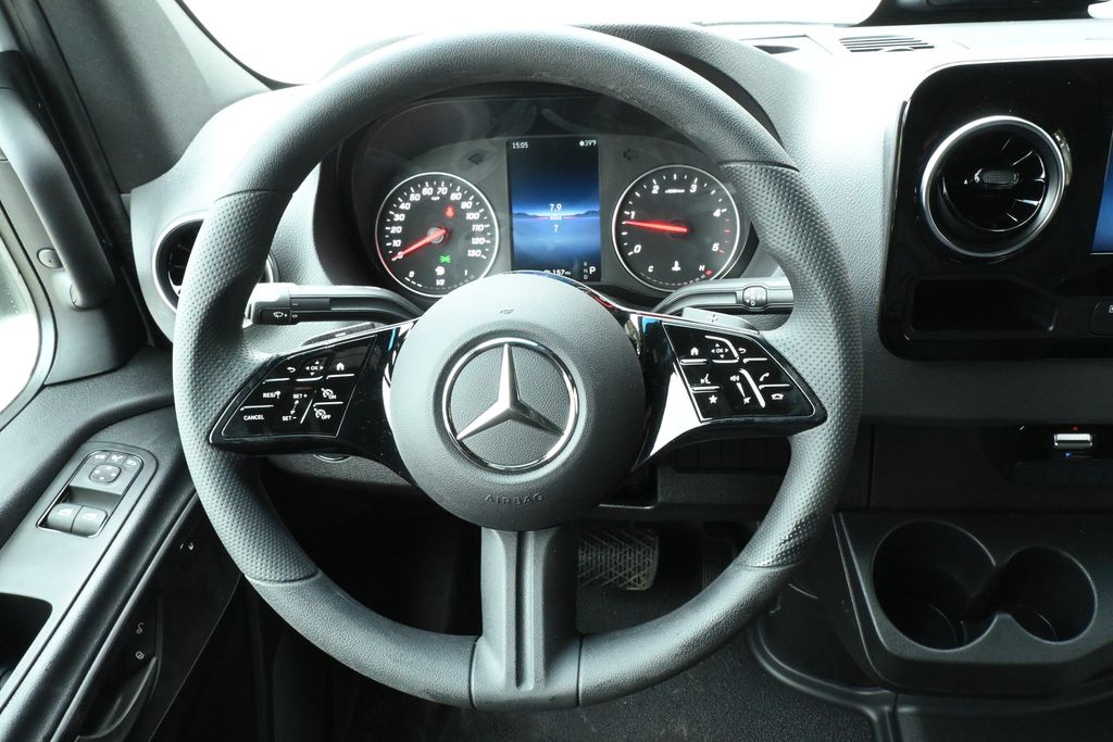 Thumbnail: 2026 Mercedes-Benz Sprinter - 14