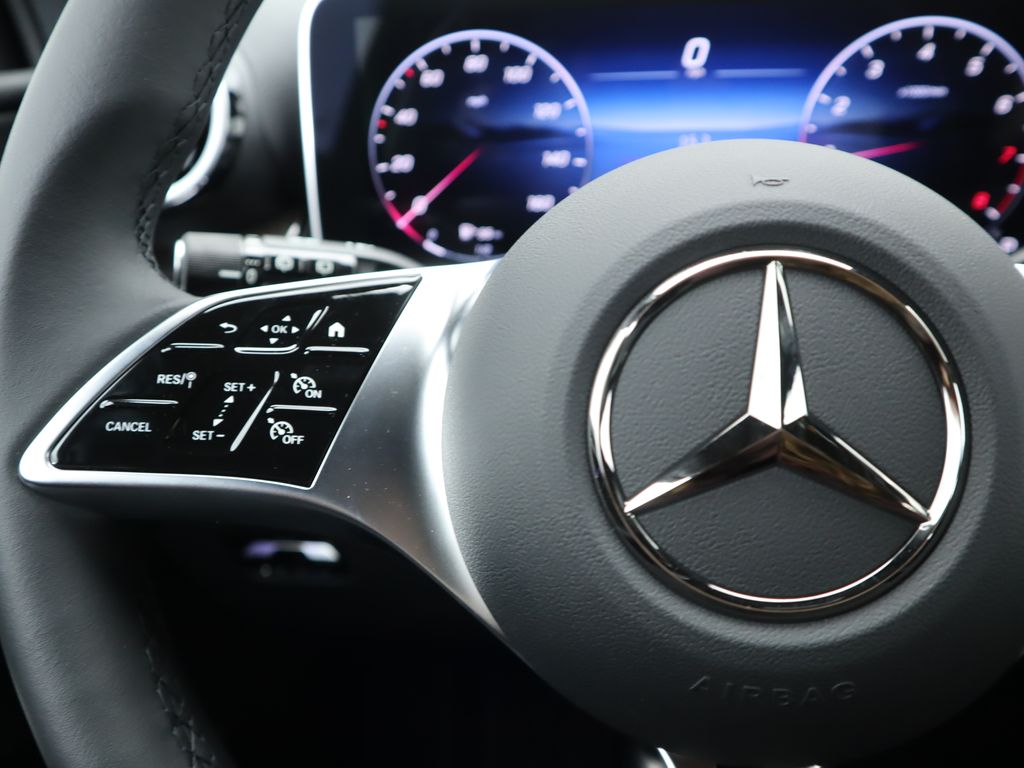 Thumbnail: 2025 Mercedes-Benz GLC - 11