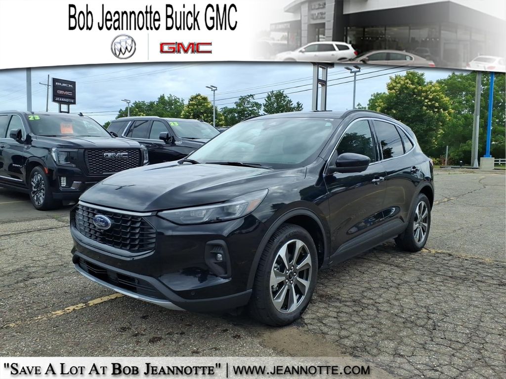 Black Metallic 2024 Ford Escape Platinum AWD SUV / Crossover All-Wheel Drive 8-Speed Automatic