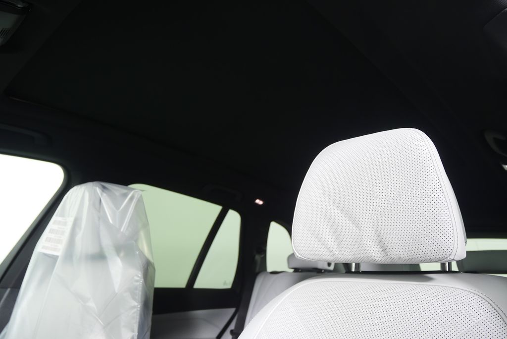 Thumbnail: 2026 BMW X5 - 12