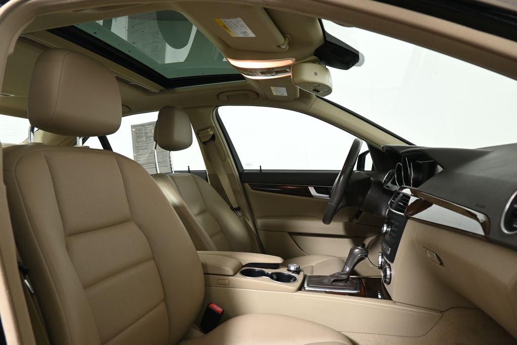 Thumbnail: 2014 Mercedes-Benz C-Class - 29