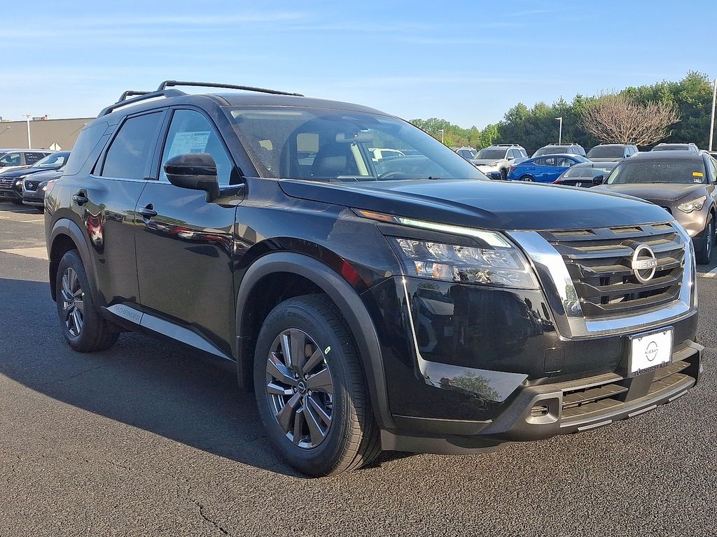 2025 Nissan Pathfinder SV 2