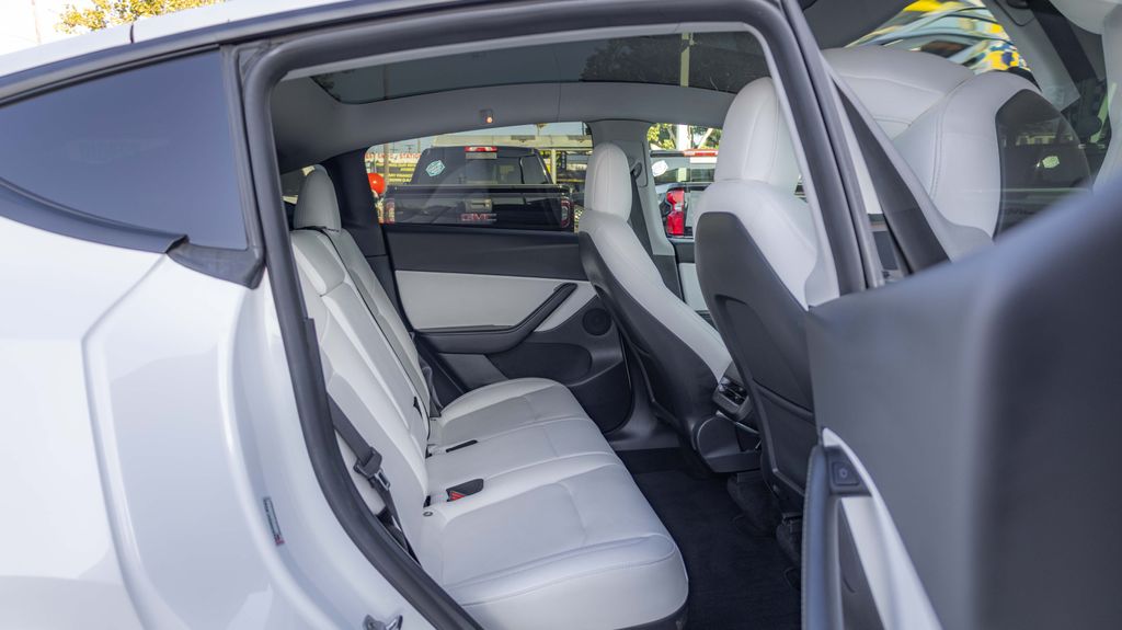 Used 2022 Tesla Model Y Performance 4D Sport Utility