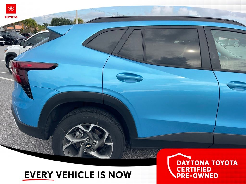 Used 2025 Chevrolet Trax SUV