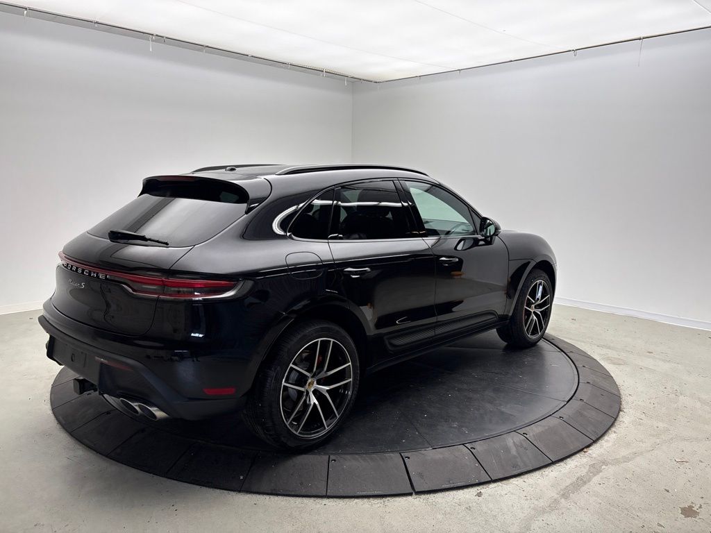 Thumbnail: 2026 Porsche Macan - 7