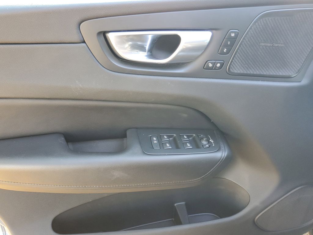 used 2023 Volvo XC60 car, priced at $28,895