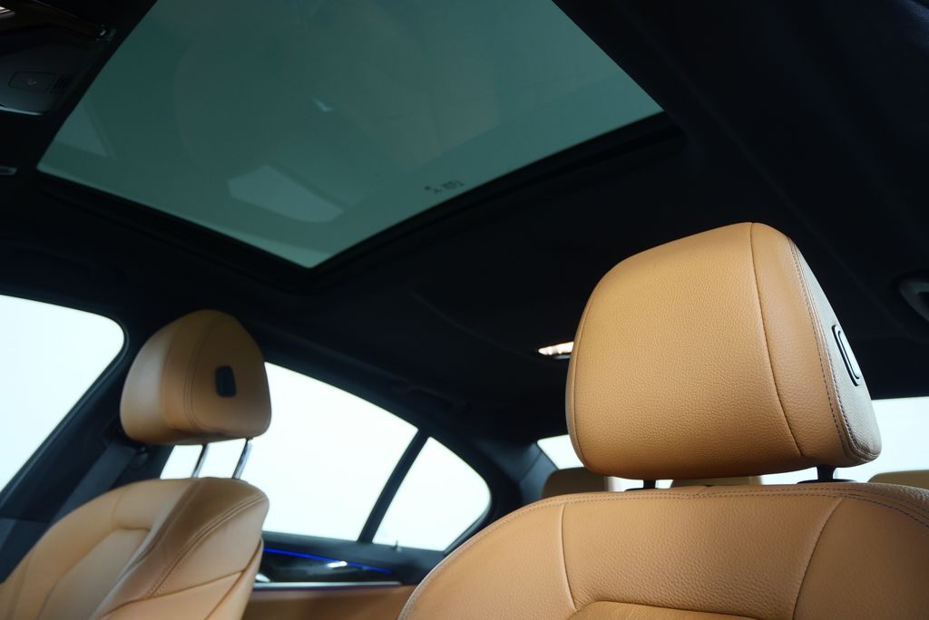 2023 BMW 5 Series 540i 12
