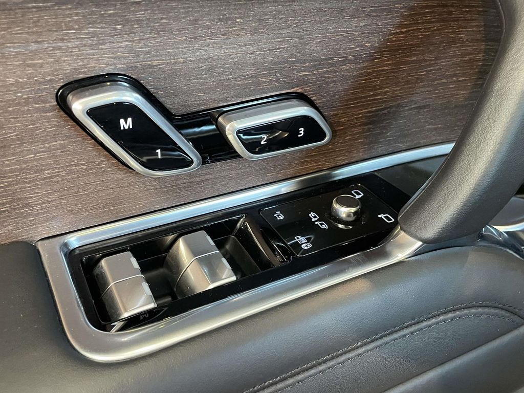 Certified Used 2023 Black Land Rover Autobiography image 28