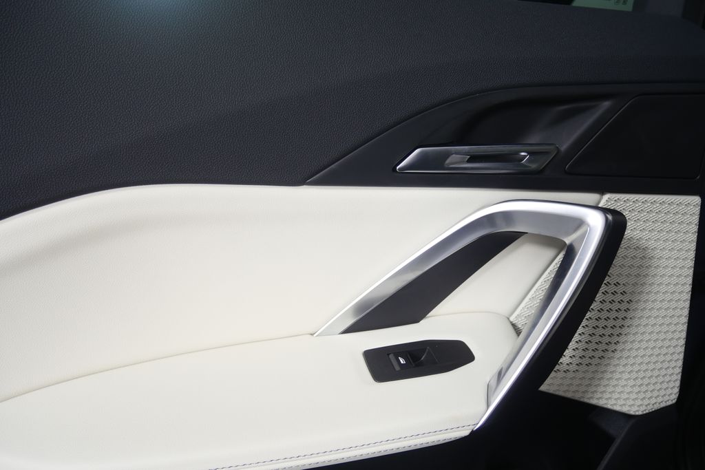 Thumbnail: 2026 BMW X1 - 13