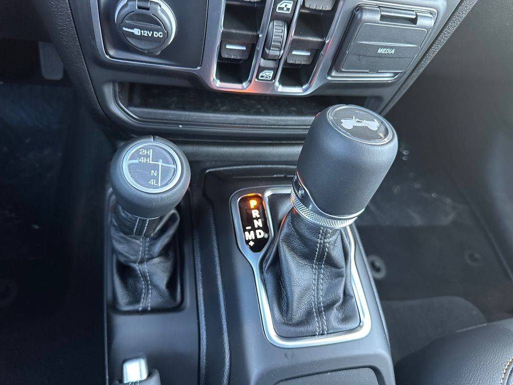2025 Jeep Wrangler 4-Door Sahara - Photo 21