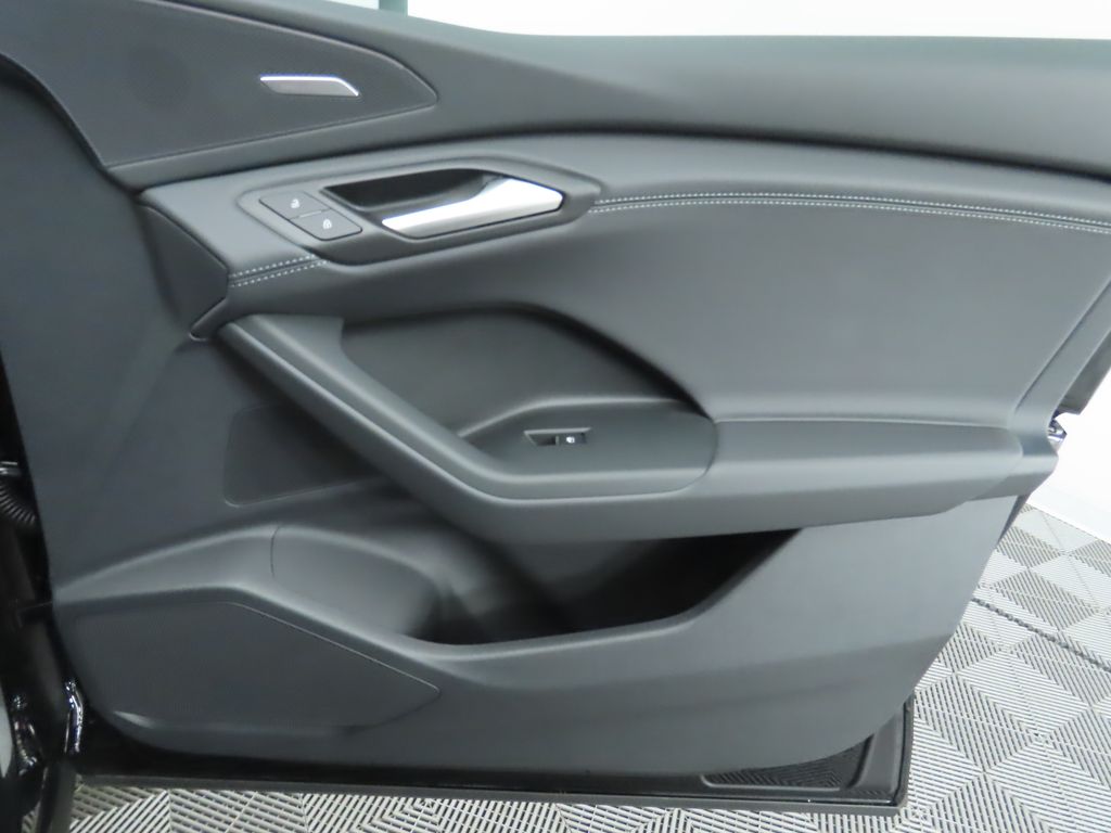 2025 Audi Q6 e-tron Premium 27