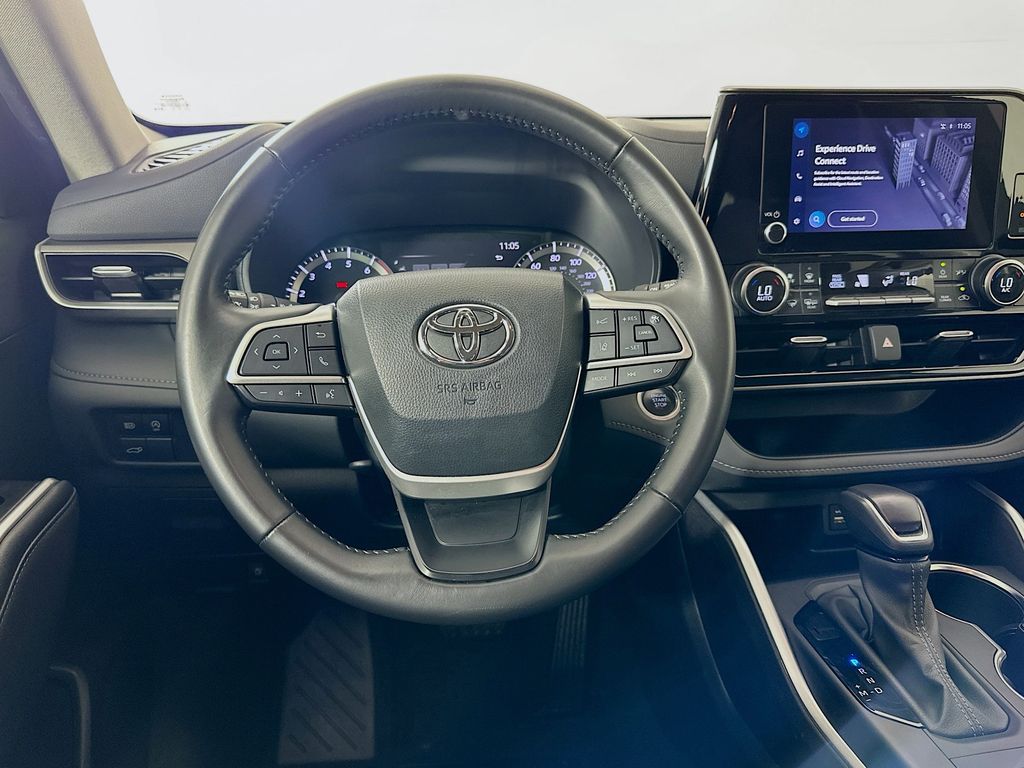 Thumbnail: 2024 Toyota Highlander - 21
