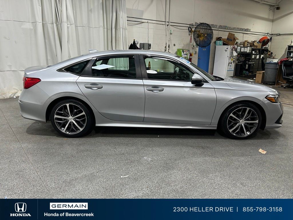 Used 2022 Silver Honda Touring image 9