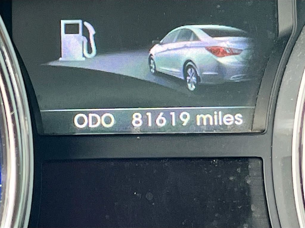Used 2014 White Hyundai SE image 12