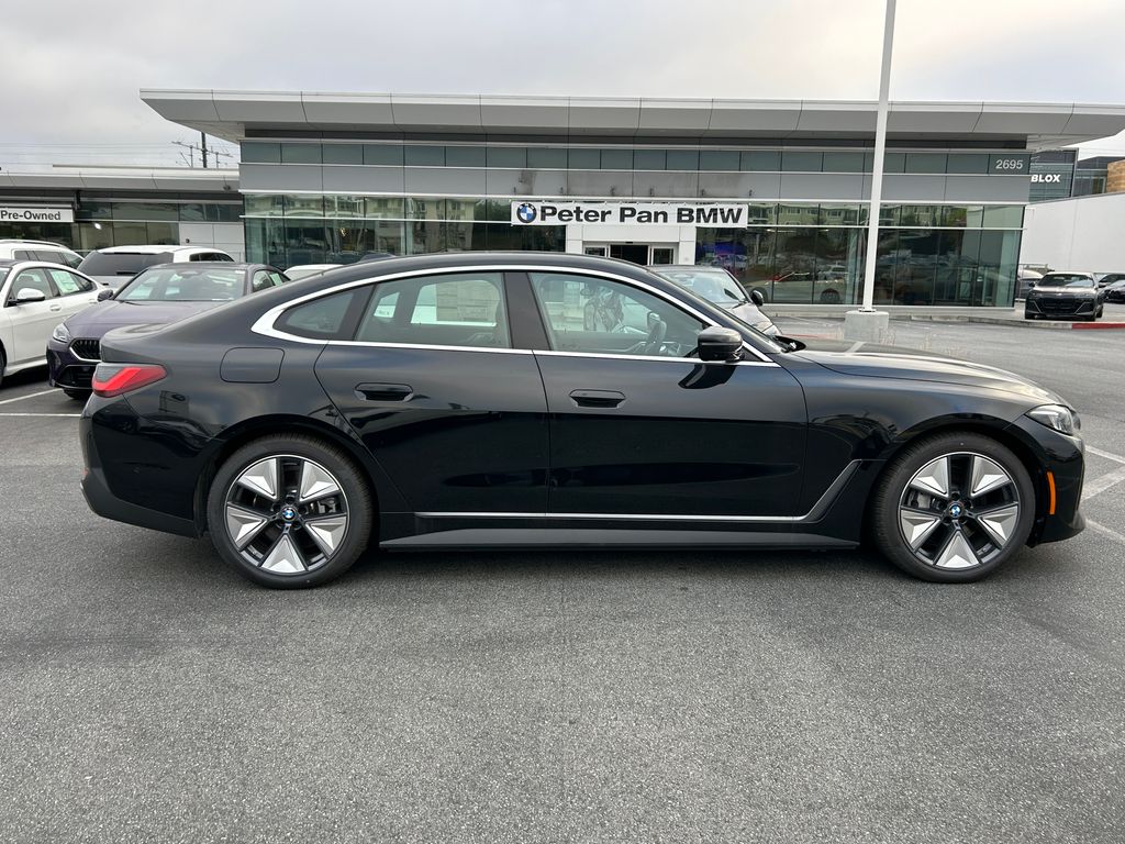 Thumbnail: 2025 BMW i4 - 6