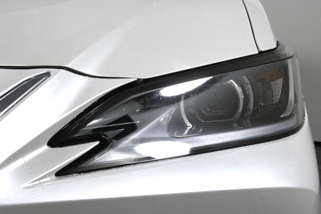 2022 Lexus ES 250 11