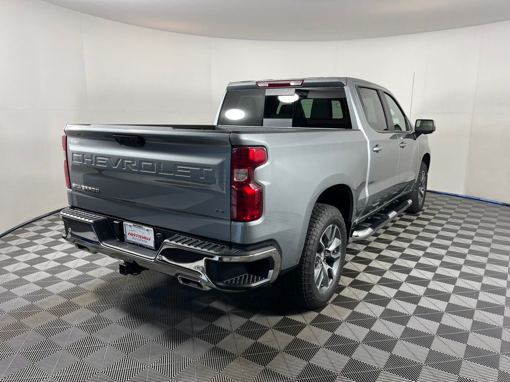 Thumbnail: 2026 Chevrolet Silverado 1500 - 5