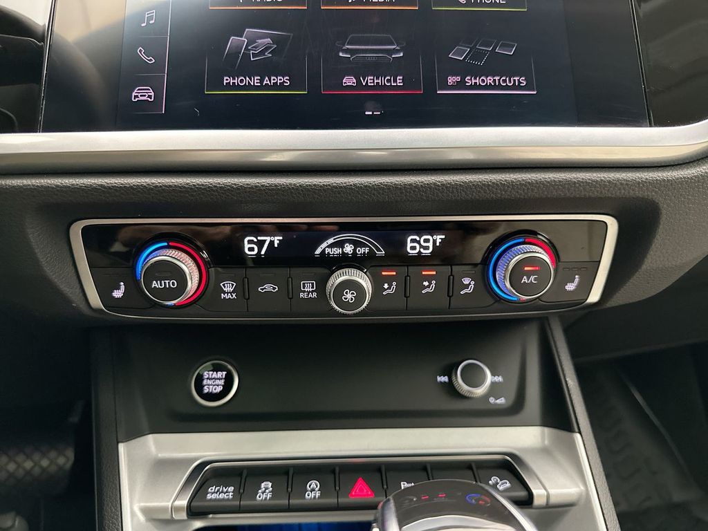 Thumbnail: 2021 Audi Q3 - 25