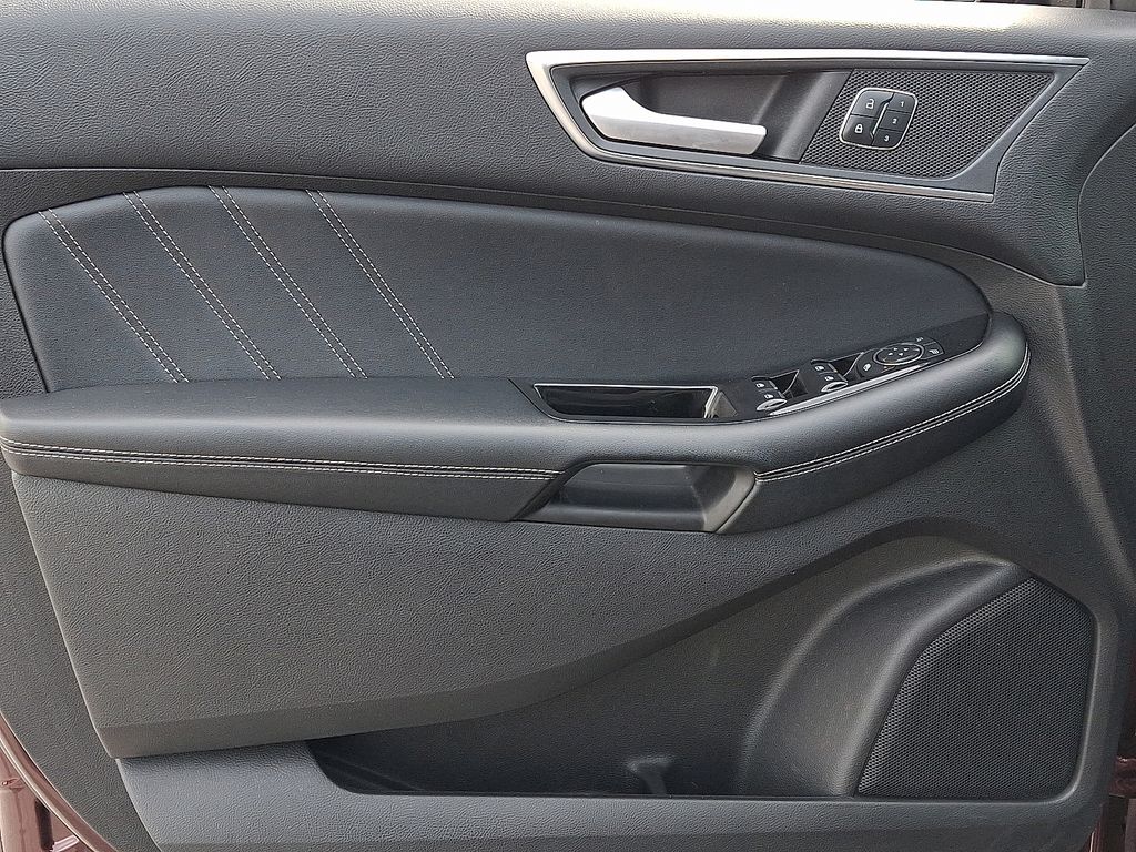 2017 Ford Edge — photo 13