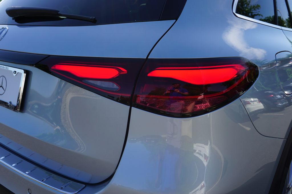 2025 Mercedes-Benz GLC 300 16