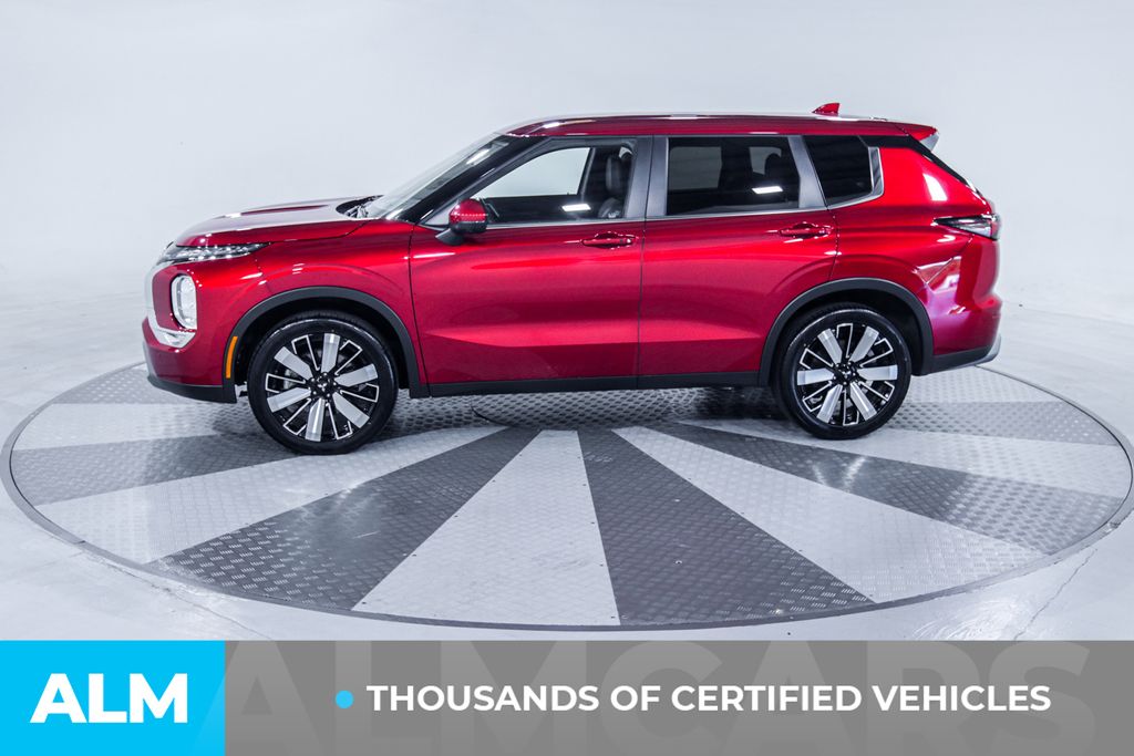 Used 2025 Red Mitsubishi SE image 4