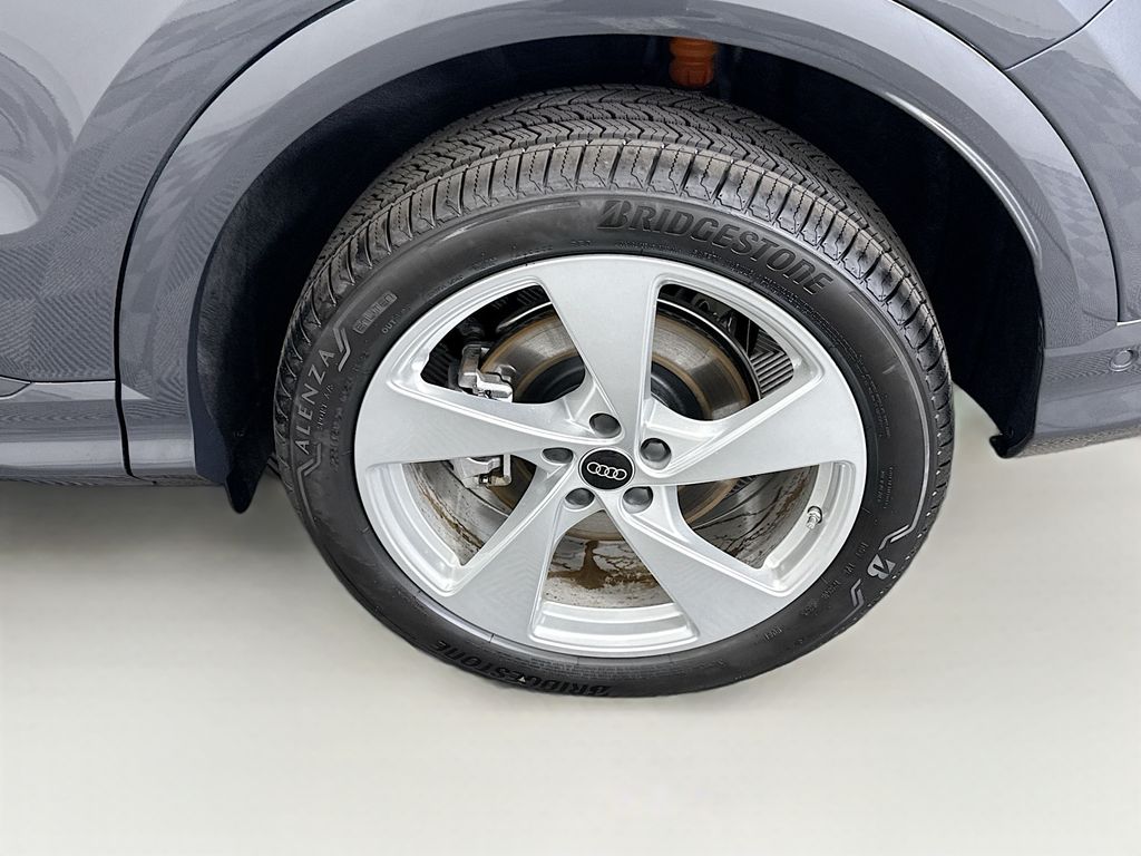 Thumbnail: 2025 Audi Q5 - 30