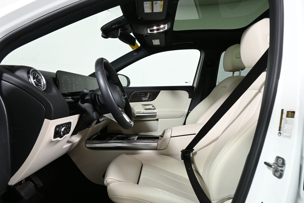 Thumbnail: 2026 Mercedes-Benz GLA - 3