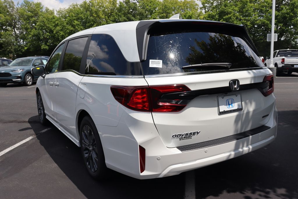 2025 Honda Odyssey Touring 3