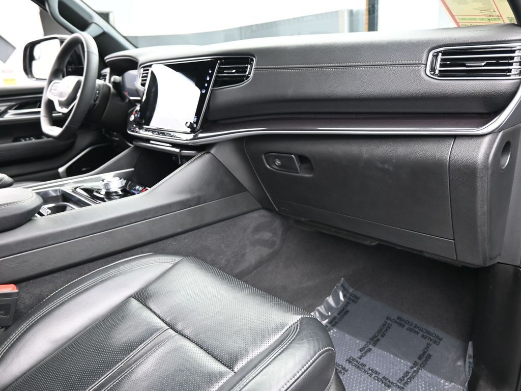 Used 2024 Diamond Black Crystal Pearlcoat Jeep Base image 48