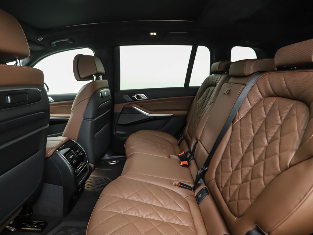 Thumbnail: 2026 BMW X7 - 22