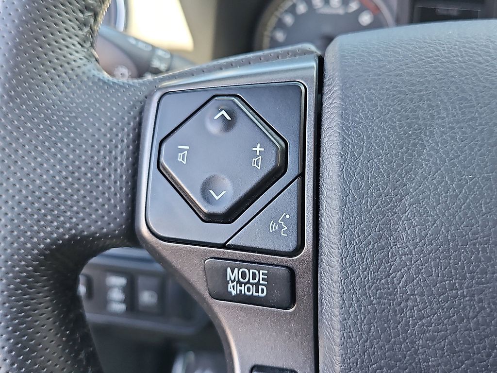 Thumbnail: 2018 Toyota Tacoma - 25