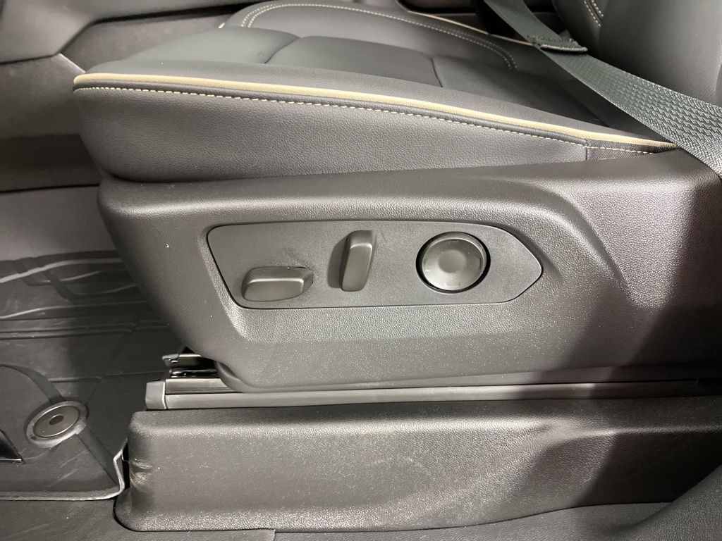 2025 Chevrolet Suburban Premier 25