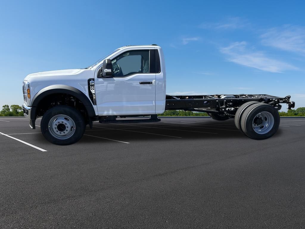 New 2025 Ford Super Duty F-600 Chassis Regular Cab (DRW) 169" Wheelbase XL