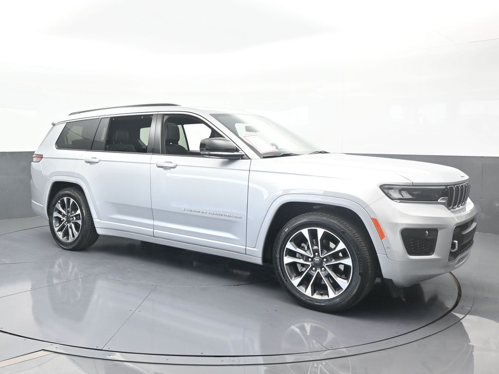 Used 2024 Silver Zynith Jeep Overland image 8