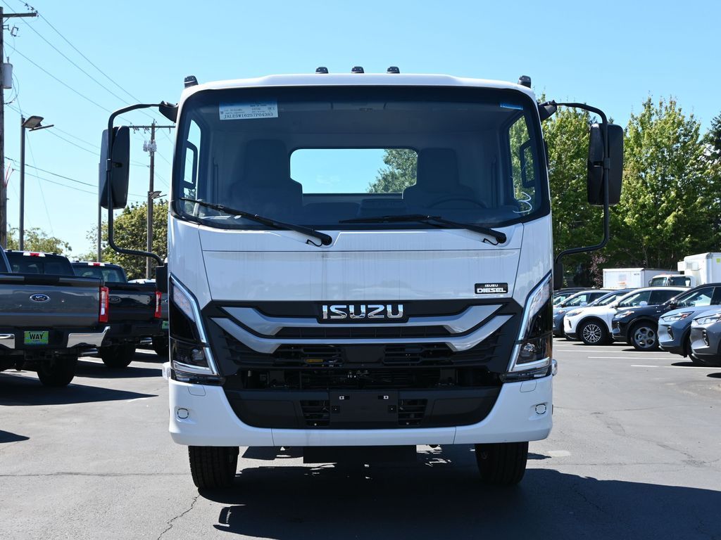 2025 Isuzu NRR 