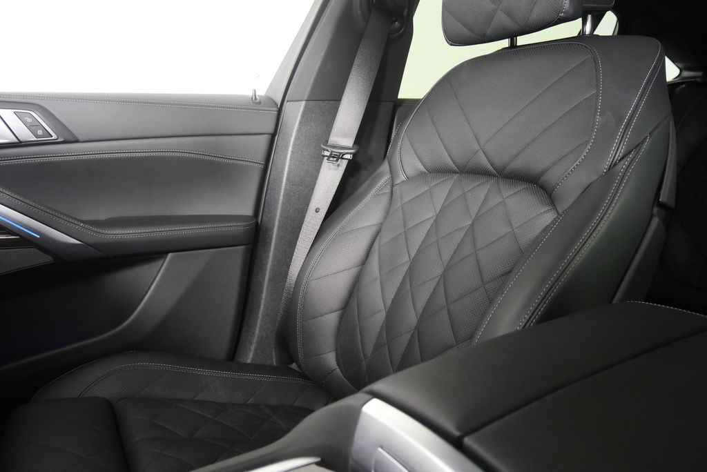 Thumbnail: 2025 BMW X6 - 30