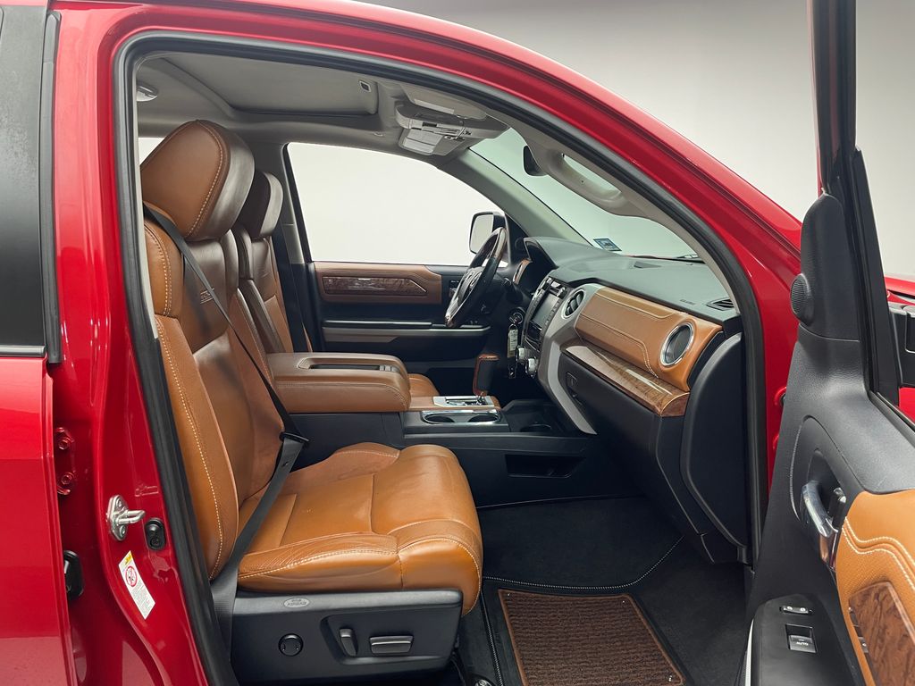 Thumbnail: 2019 Toyota Tundra - 17