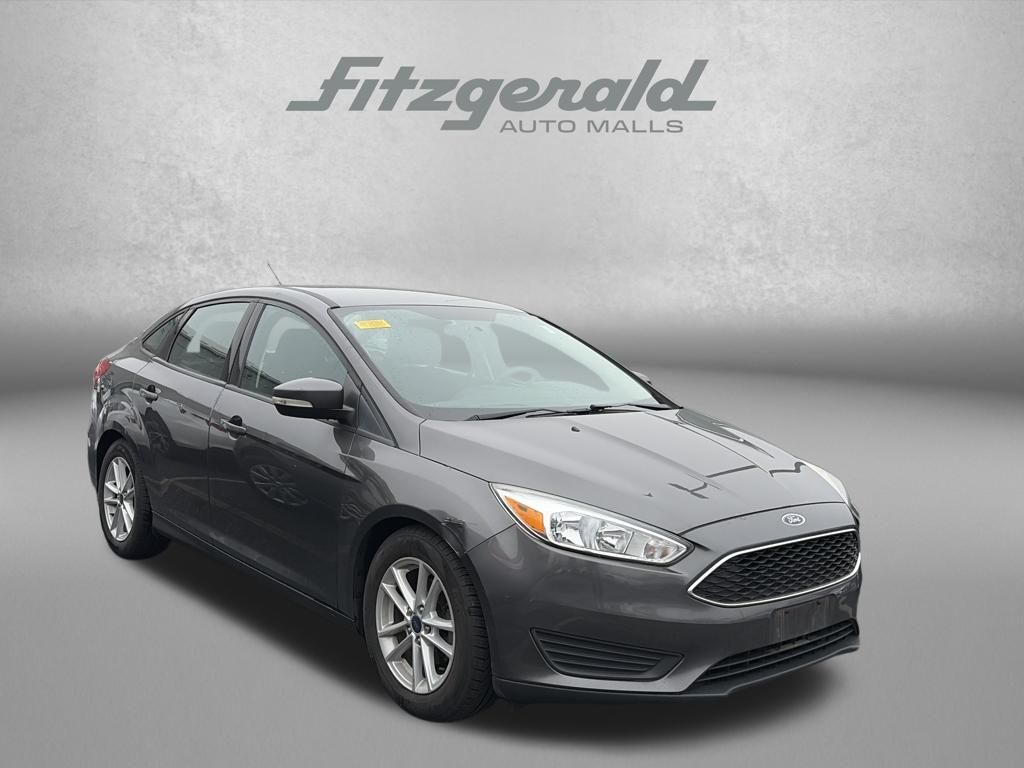 Gray (Magnetic) 2016 Ford Focus SE Sedan Front-Wheel Drive Automatic