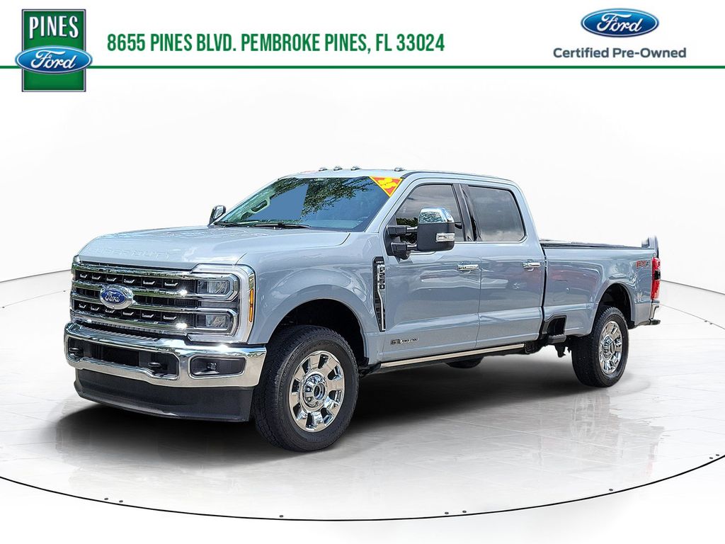 Glacier Gray Metallic Tri-Coat 2025 Ford F-250 Super Duty Lariat Crew Cab 4WD Pickup Truck Four-Wheel Drive Automatic