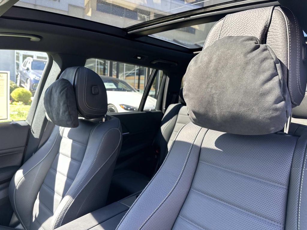 Thumbnail: 2026 Mercedes-Benz GLS - 18