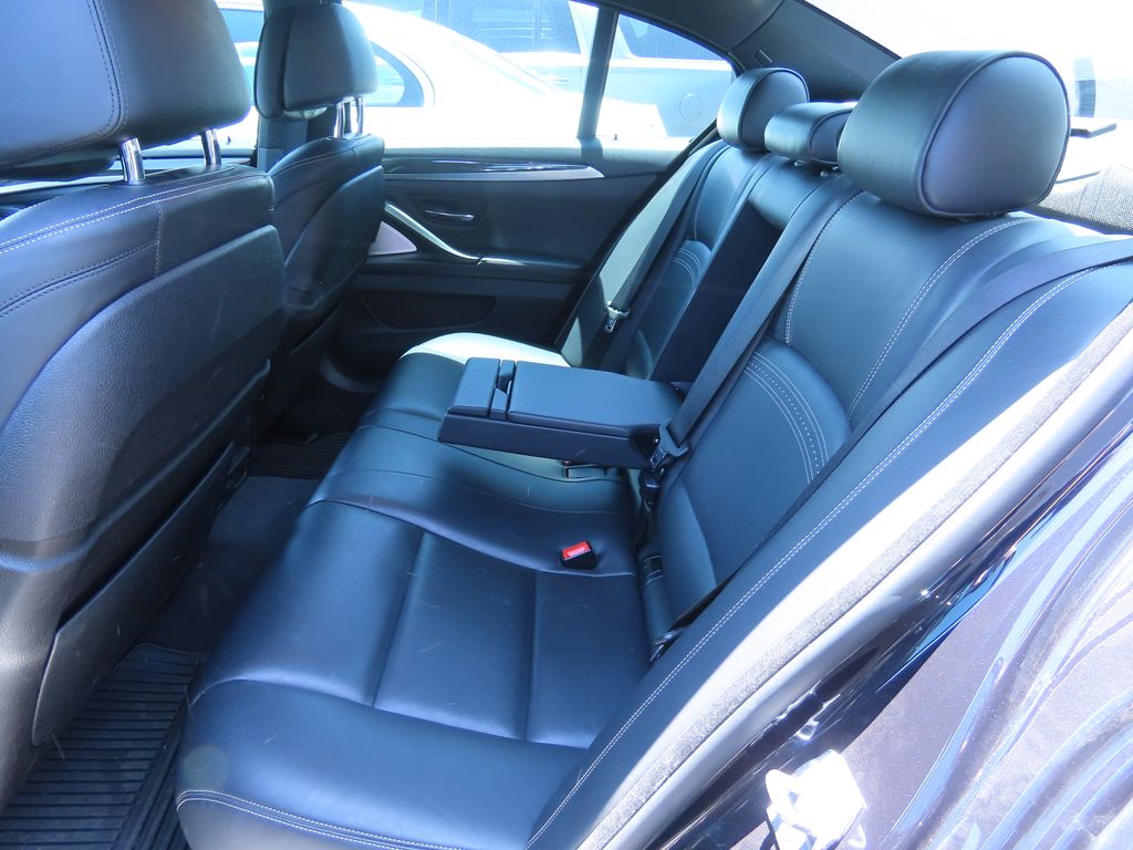 2016 BMW 5 Series 550i xDrive 11